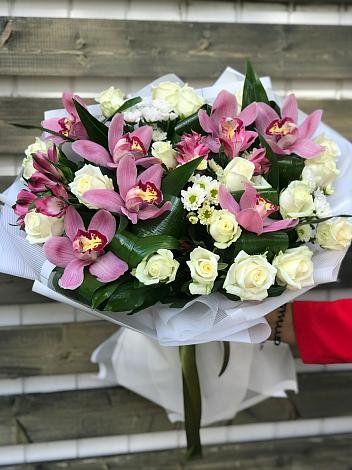 Букет цветов из: Розы и Хризантемы в Царево