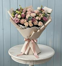 Букет цветов из:  Розы и Лизиантусы в Царево