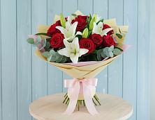 Букет цветов из:  Лилии и Розы в Царево