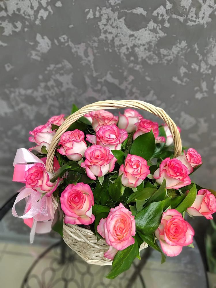 Цветочная композиция из Розы в корзине в Царево