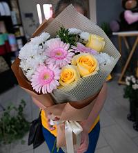 Букет цветов из:  Герберы, Розы и Хризантемы в Царево