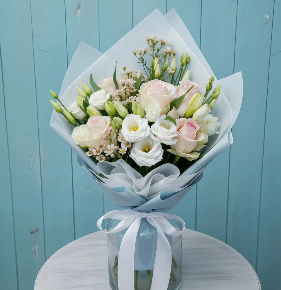 Букет цветов из: Розы и Лизиантусы в Царево