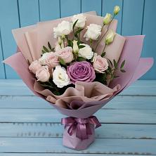 Букет цветов из:  Розы и Лизиантусы в Царево