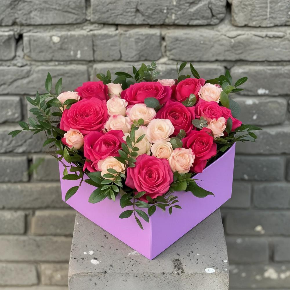 Цветочная композиция из Розы в коробке в Царево