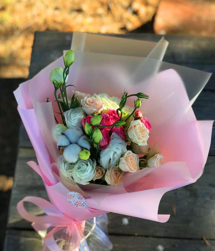 Букет цветов из: Розы и Лизиантусы в Царево