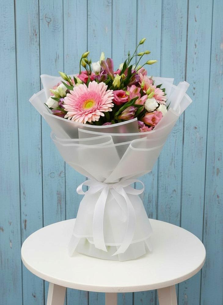 Букет цветов из: Герберы, Альстромерии и Лизиантусы в Царево