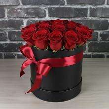 Цветочная композиция из Розы в шляпной коробке в Царево