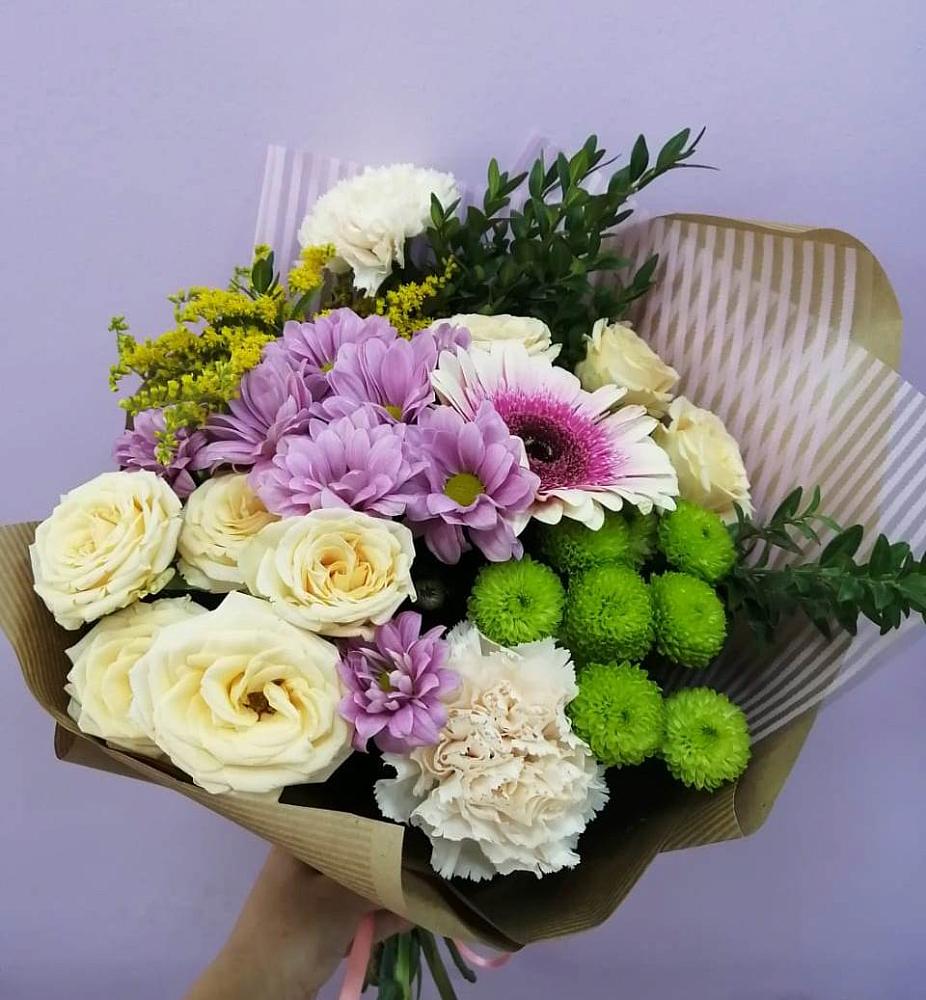 Букет цветов из: Хризантемы, Розы, Гвоздики и Герберы в Царево