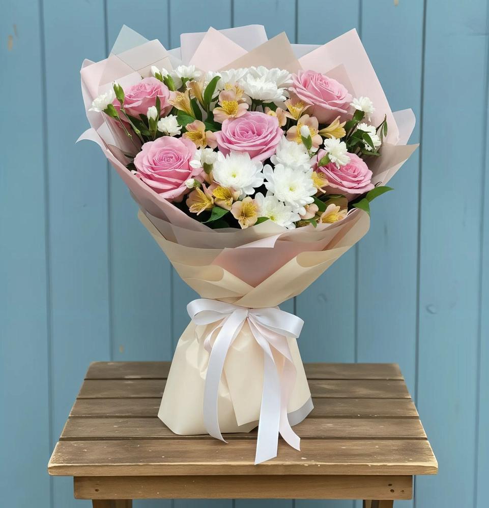 Букет цветов из: Гвоздики, Орхидеи и Розы в Царево