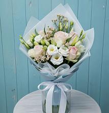 Букет цветов из:  Розы и Лизиантусы в Царево