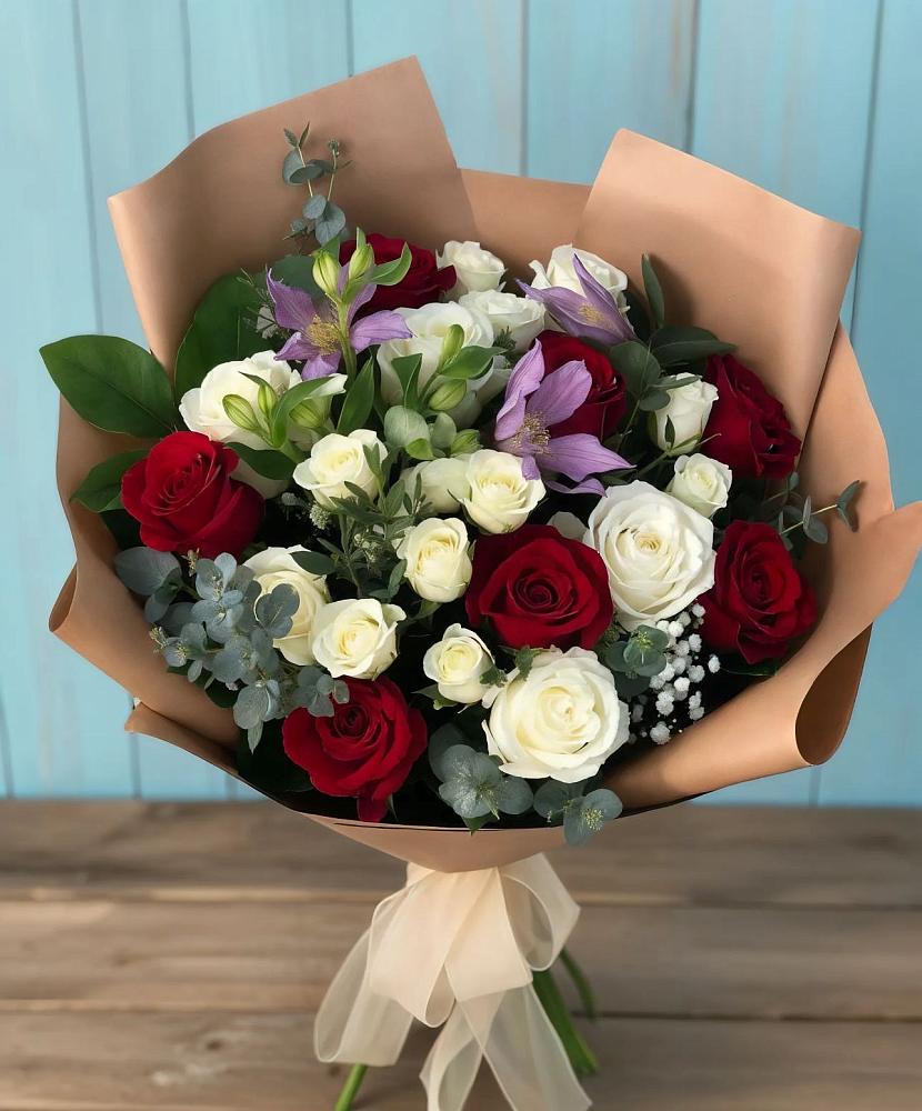 Букет цветов из: Розы и Альстромерии в Царево