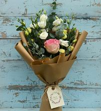 Букет цветов из:  Розы и Лизиантусы в Царево