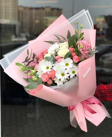 Букет цветов из: Розы, Лизиантусы и Хризантемы в Царево