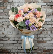 Букет цветов из:  Розы, Лизиантусы и Гвоздики в Царево